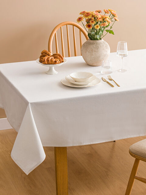 LCW HOME Basic Masa Örtüsü 150x250 cm