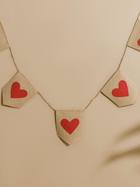 LCW HOME Kalp Nakışlı Bayrak Süs - S61056Z8-F9C