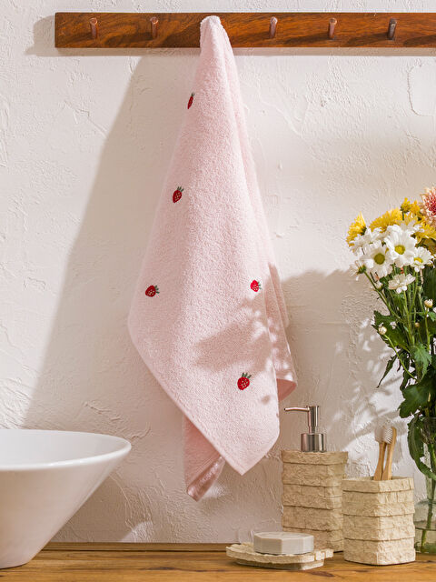 LCW HOME Çilek Nakışlı Pamuklu Yüz Havlusu 50x80 cm - S5R664Z8-ZWU