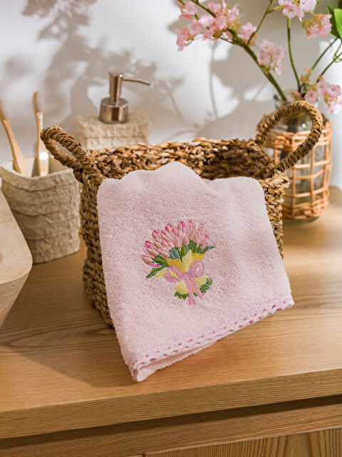 LCW HOME Çiçek Nakışlı Yüz Havlusu 50x80 cm - S65233Z8-ZWU