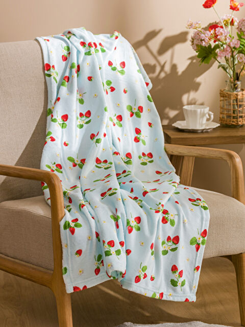 LCW HOME Çilek Baskılı Tv Battaniyesi 100x150 cm - S67463Z8-F9C
