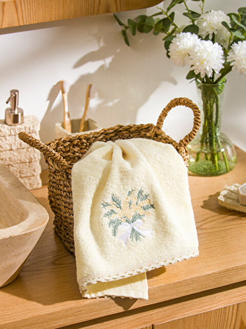 LCW HOME Çiçek Nakışlı Yüz Havlusu 50x80 cm - S6AN47Z8-SAA