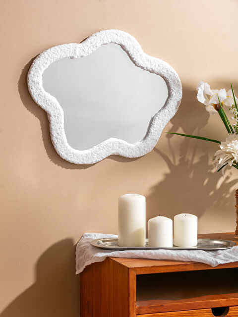 LCW HOME مرآة ديكورية مغلفة بالقطيفة 41 سم - S6CA84Z8-Q57