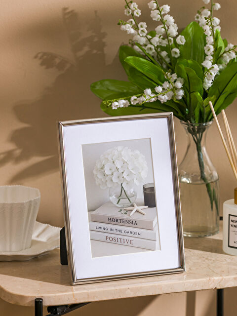 LCW HOME Ayaklı Fotoğraf Çerçevesi 20 cm - S6CC27Z8-M0T
