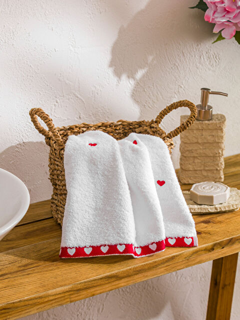 LCW HOME Kalp Nakışlı Yüz Havlusu - S6EC80Z8-J5E