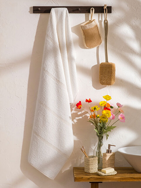 LCW HOME Pamuklu Banyo Havlusu 70x140 cm - S6G433Z8-EEW