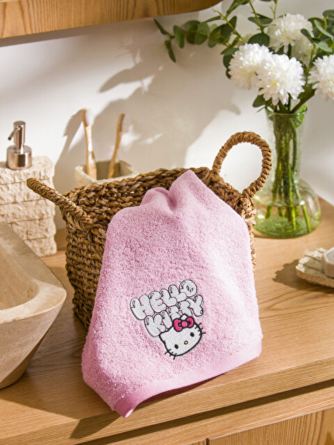 LCW HOME Hello Kitty Nakışlı Pamuklu Yüz Havlusu 50x80 cm - S6GO64Z8-FXK