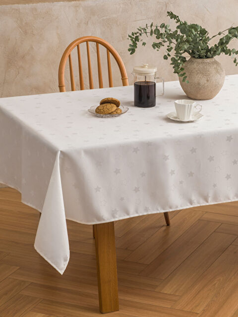 LCW HOME Yıldız Desenli Masa Örtüsü