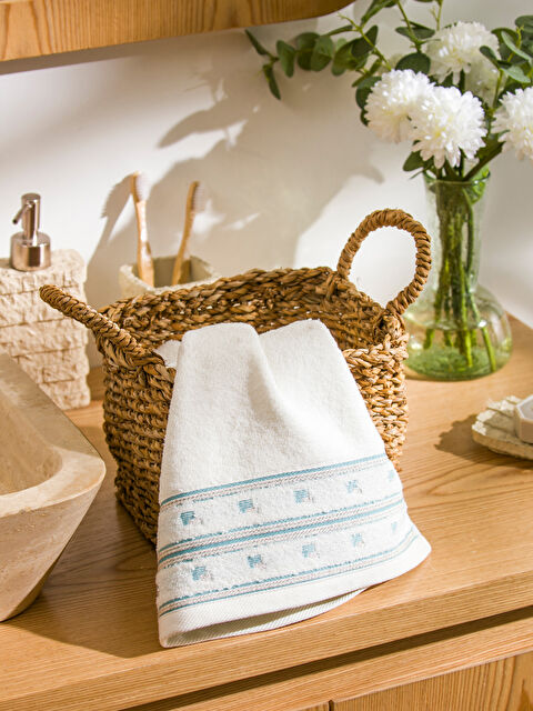 LCW HOME Nakışlı Pamuklu Yüz Havlusu 50x80 cm - S6HO08Z8-EEW