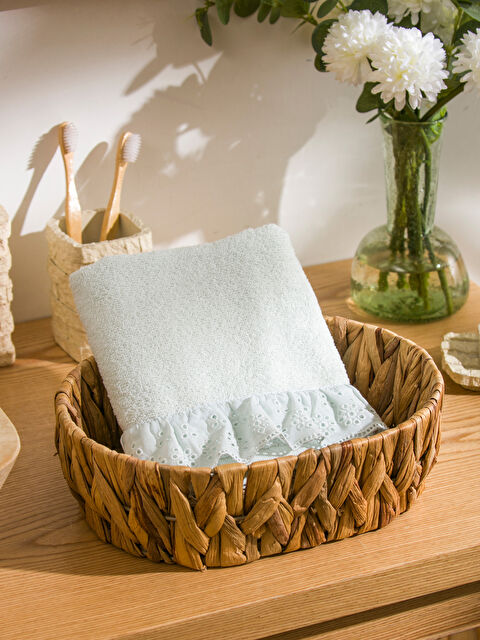 LCW HOME Fırfırlı Yüz Havlusu 50x80 cm - S6HP94Z8-CT0