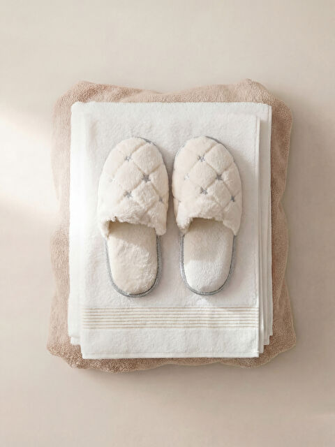 LCW STEPS Kadın Pelüş Ev Terliği - S6IJ00Z8-V9H