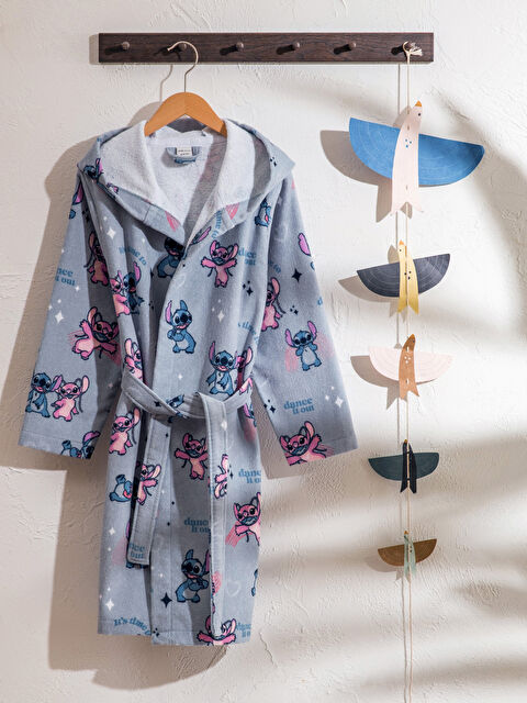 LCW HOME Stitch Baskılı Kız Çocuk Bornoz - S6JL62Z4-QXJ
