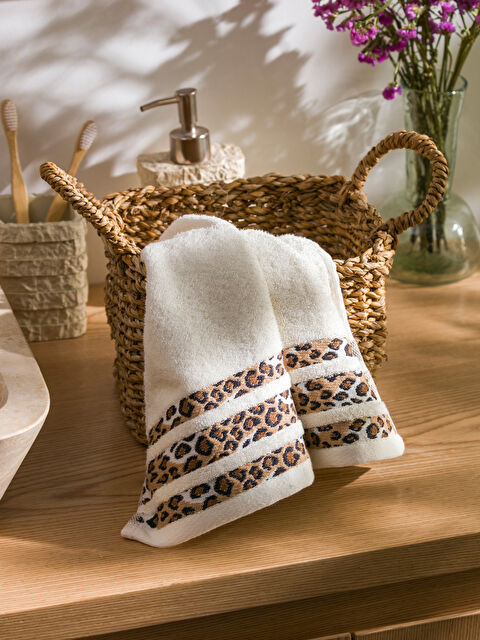 LCW HOME Leopar Desenli Yüz Havlusu 50x80 cm - W4AD29Z8-FDH