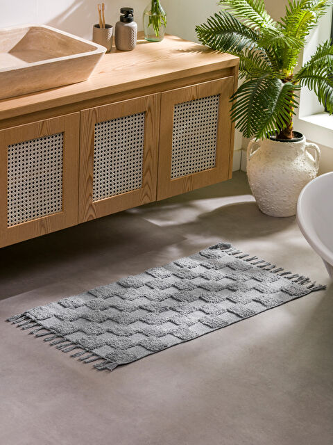 LCW HOME Püsküllü Banyo Paspası 50x90 cm - W4AS24Z8-YH6