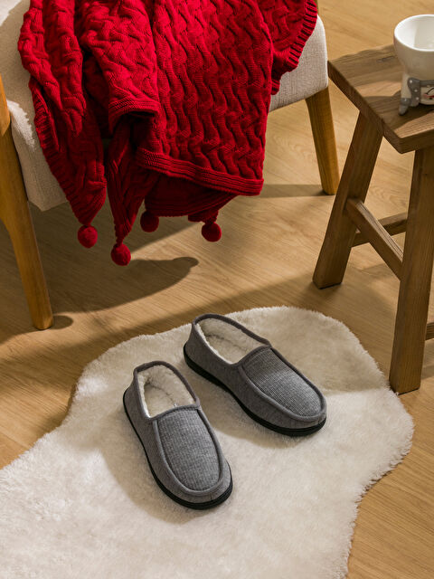 LCW STEPS شبشب منزلي مبطن بالفرو للرجال - W4CA22Z8-V8T