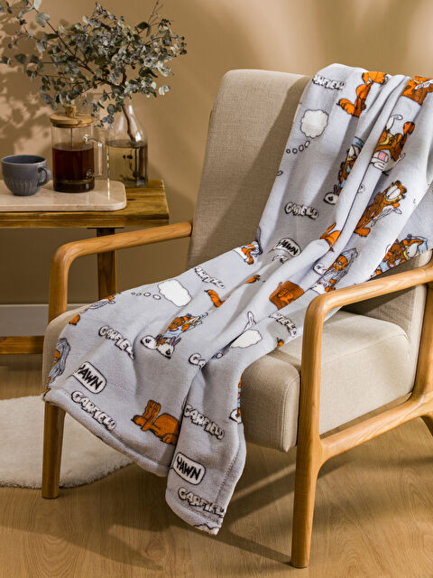 LCW HOME Garfield Baskılı Tv Battaniyesi 100x150 cm - W4EB84Z8-YHA
