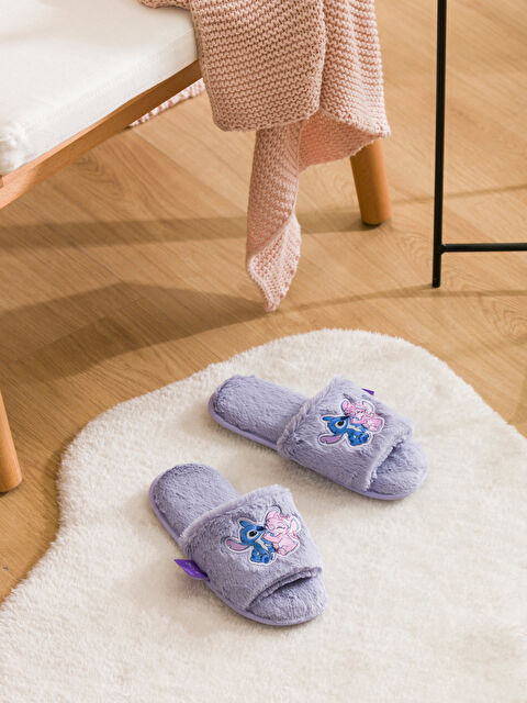 LCW HOME Lilo ve Stitch Nakışlı Pelüş Kadın Ev Terliği - W4FS03Z8-QXJ