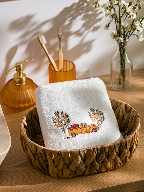 LCW HOME H12 Nakışlı Yüz Havlusu 50x80 cm - W4H155Z8-EEW