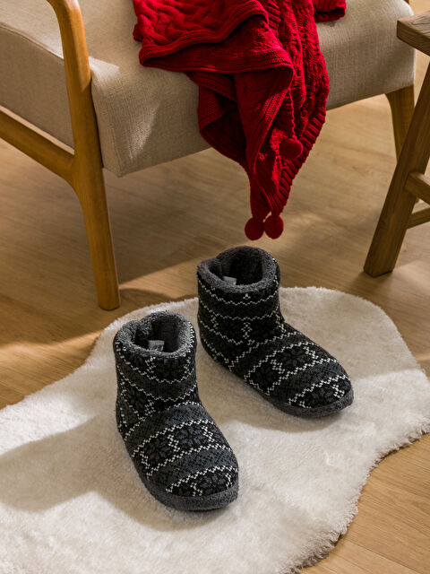 LCW STEPS Nakış Detaylı Erkek Ev Botu - W4H741Z8-CWL