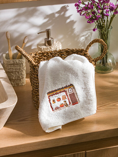 LCW HOME H12 Nakışlı Yüz Havlusu 50x80 cm - W4HM84Z8-EEW