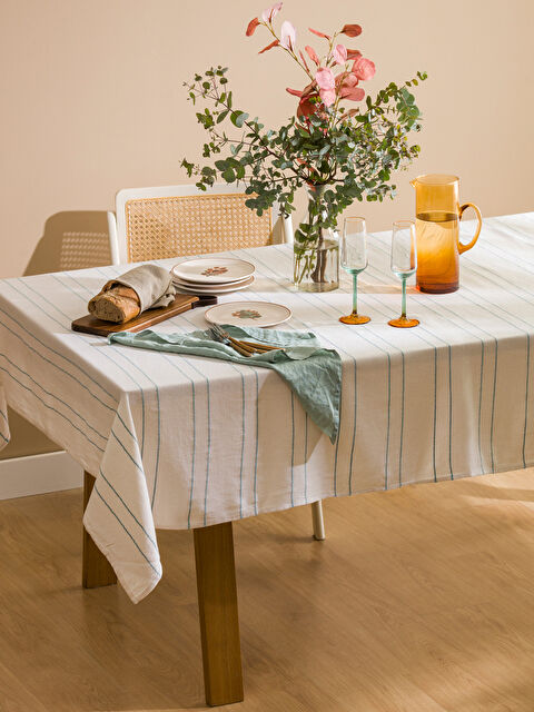 LCW HOME Çizgi Nakışlı Masa Örtüsü 150x200 cm