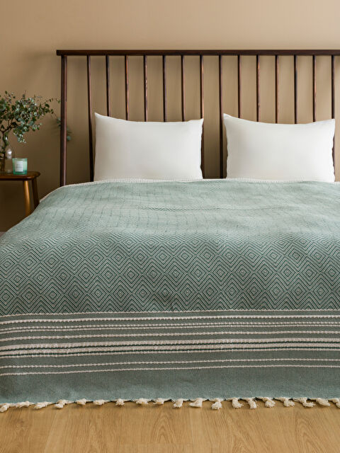 LCW HOME Çizgi Nakışlı Yatak Örtüsü 180x230 cm - W4HV11Z8-K2L