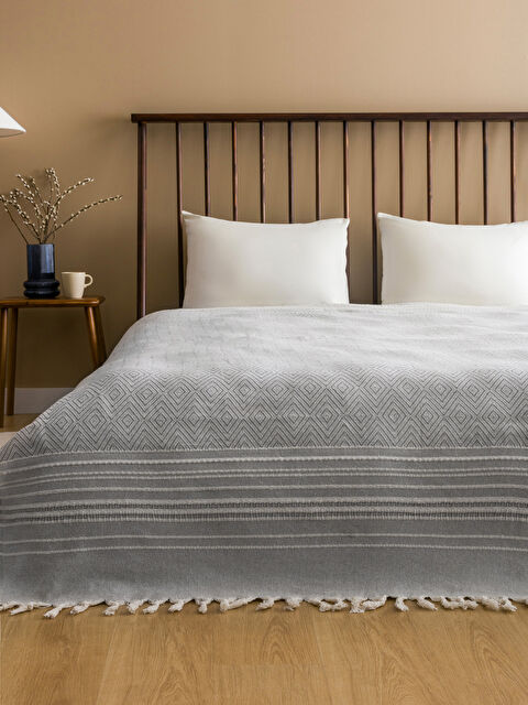 LCW HOME Çizgi Nakışlı Yatak Örtüsü 180x230 cm - W4HV11Z8-CSW