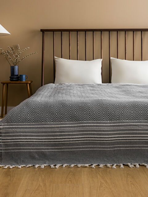LCW HOME Çizgi Nakışlı Yatak Örtüsü 180x230 cm - W4HV11Z8-YCL