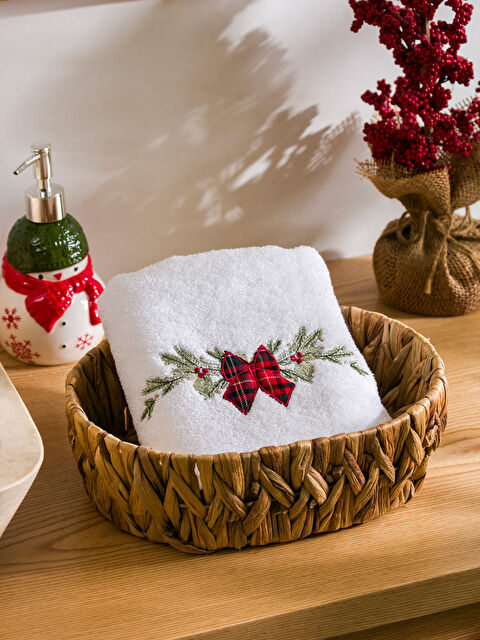 LCW HOME Yılbaşı Temalı Pamuklu Yüz Havlusu 50x80 cm - W4IS64Z8-J5E