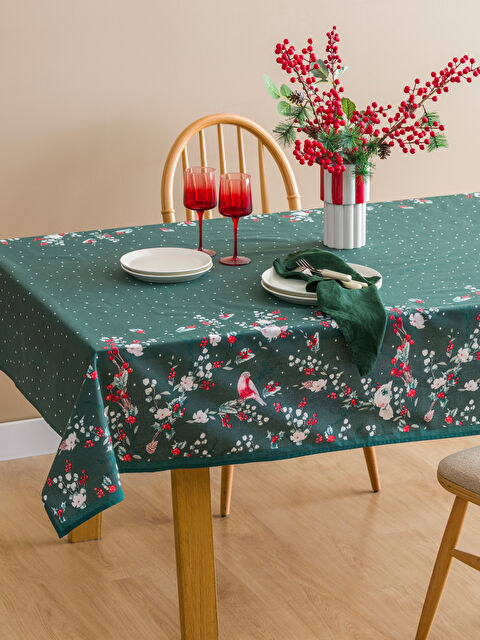 LCW HOME Yılbaşı Temalı Masa Örtüsü 150x200 cm - W5DJ70Z8-TVZ