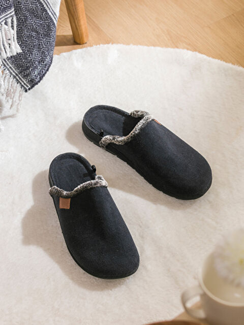 LCW STEPS Süet Görünümlü İçi Kürklü Erkek Ev Terliği  - W5O460Z8-HUC