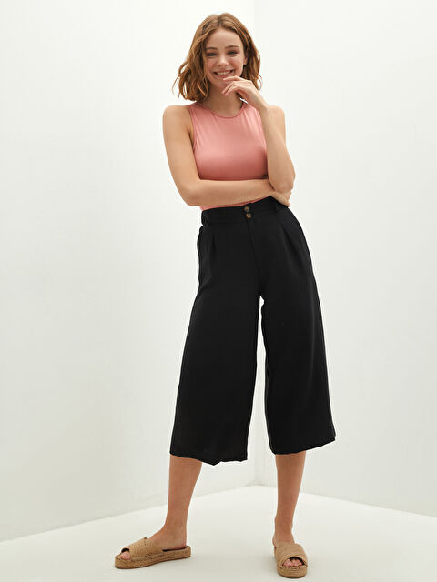 LCW Vision Elastic Waist Flat Pocket Detailed Gabardine Fabric Women Capri - S1H921Z8-E0N