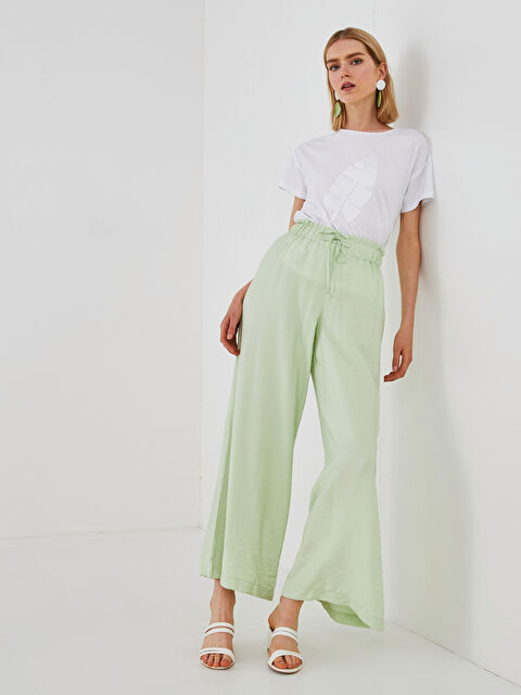 LCWAIKIKI Classic Elastic Waist Straight Wide Fit Wide Leg Corn Fabric Women's Trousers - S1IM69Z8-FWQ