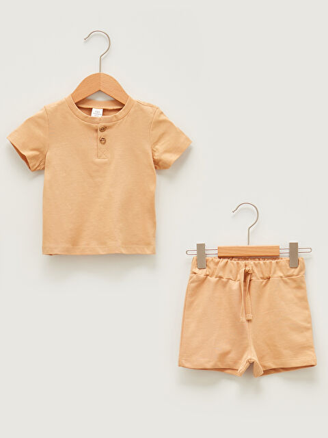 LCW baby Дөңгелек жағалы қысқа жеңді негізгі мақтадан жасалған ұл балаға арналған футболка мен шорты 2 бөліктен тұратын жинақ - S1KG70Z1-FGA