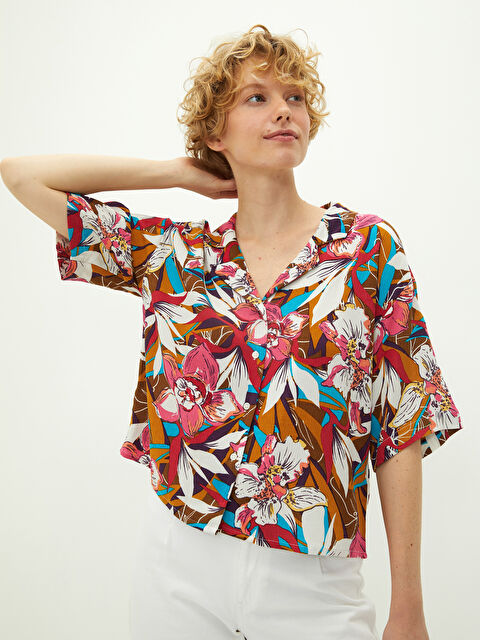 LCW Vision Shirt Collar Floral Short Sleeve Crinkle Fabric Women's Shirt - S1ME93Z8-LT2