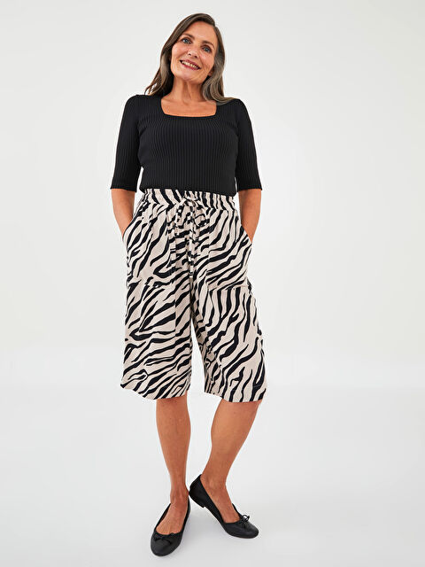 LCW Grace Elastic Waist Wide Fit Patterned Pocket Detailed Viscose Women's Shorts - S1MM47Z8-F9C