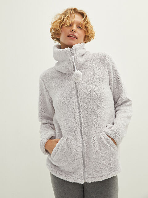 LCW DREAM Dik Yaka Düz Cep Detaylı Kadın Peluş Pijama Üst - W10102Z8-CSW