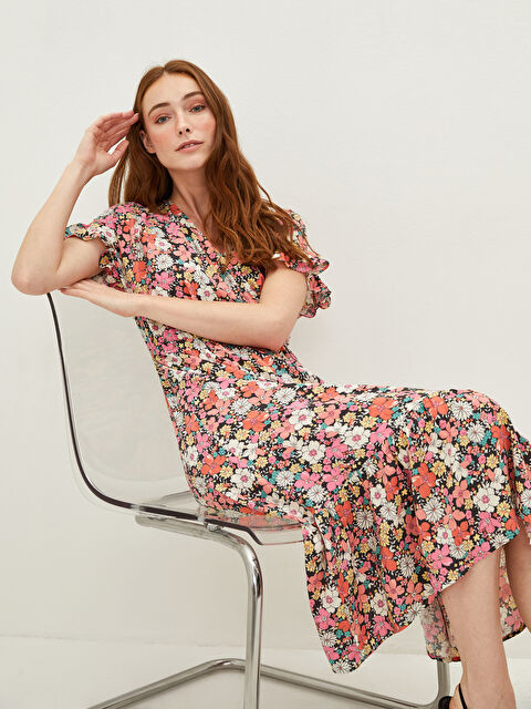 LCWAIKIKI Classic Robe Pour Femmes En Viscose À Manches Courtes Et Imprimé Floral À Col En V - W1GC19Z8-LT4