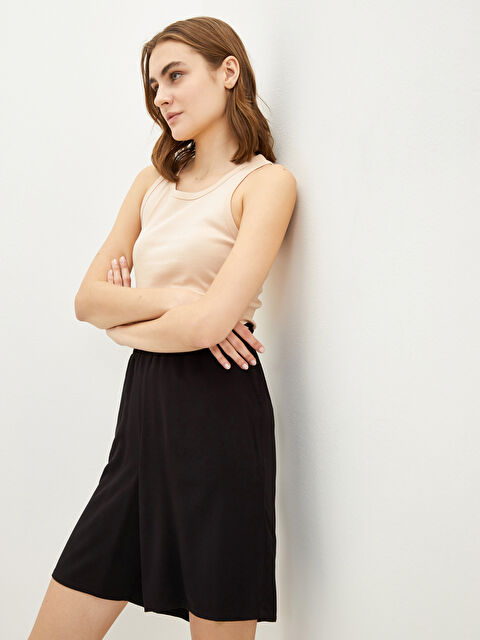 LCWAIKIKI Basic Elastic Waist Straight Viscose Women's Shorts - S27555Z8-CVL