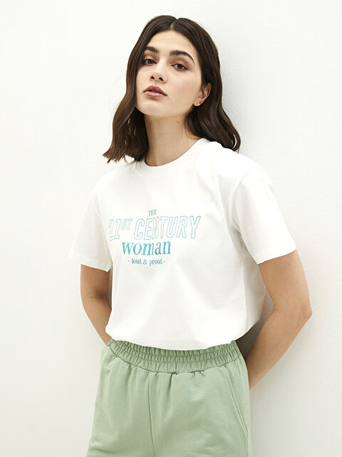 LCW Vision T-shirt en Coton à Manches Courtes avec Imprimé Lettre et Col Rond pour Femmes - S28284Z8-R9J