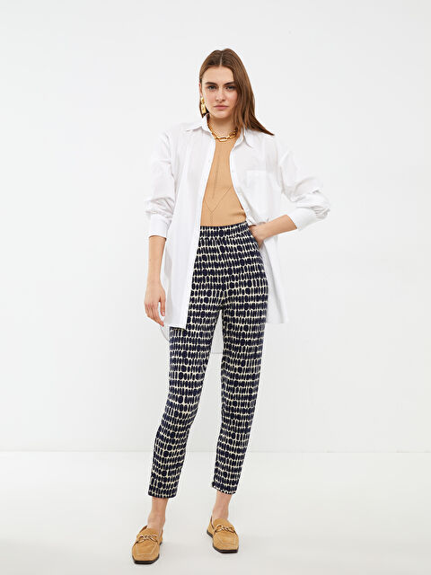 LCWAIKIKI Basic Elastic Waist Standard Fit Patterned Women's Trousers - S29691Z8-LSJ