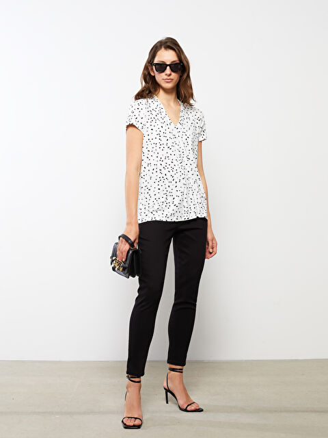 LCWAIKIKI Basic Women's Slim Fit Straight Pocket Detailed Trousers - S2CI48Z8-CVL