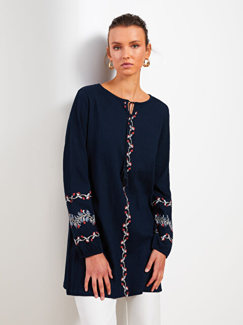 LCWAIKIKI Classic Tie Collar Embroidered Long Sleeve Women's Tunic - S2G192Z8-E1J