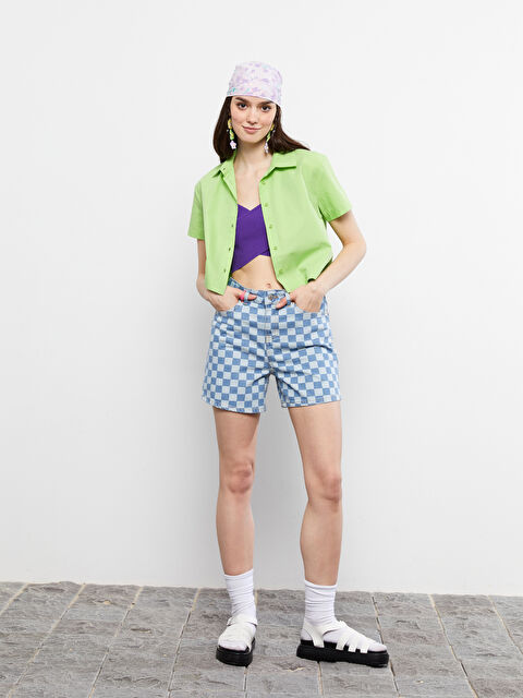 XSIDE شورت جينز بجيوب بتفاصيل بلوك الألوان بقصة عادية للسيدات - S2G312Z8-RR2