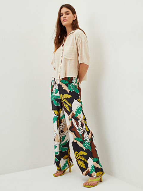 LCWAIKIKI Classic Elastic Waist Patterned Gabardine Women's Trousers - S2GM28Z8-LQY