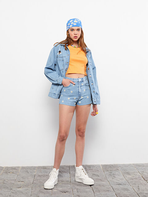 LCW Jeans Yüksek Bel Mom Fit Nakışlı Kadın Rodeo Jean Şort