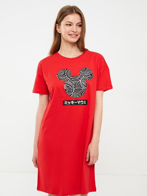LCW Young Bisiklet Yaka Mickey Mouse Baskılı Kısa Kollu Pamuklu Kadın Gecelik