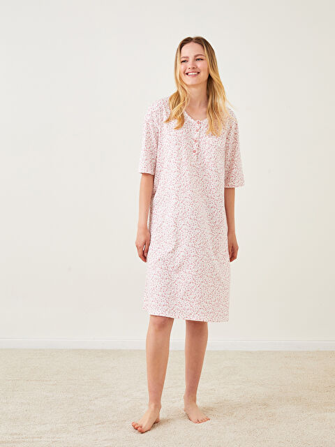 LCW DREAM Bisiklet Yaka Desenli Kısa Kollu Pamuklu Kadın Gecelik