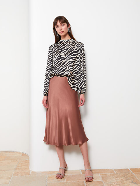 LCWAIKIKI Classic Standart Fit Düz A Kesim Saten Kadın Etek