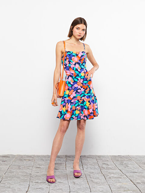 LCW Vision Әйелдерге арналған гүлді өрнек шаршы жағалы бауы бар вискоза көйлек - S2IK45Z8-LSJ